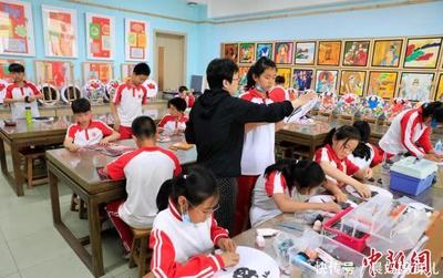 以規(guī)范促減負(fù) 遼寧加強(qiáng)美術(shù)輔導(dǎo)服務(wù)管理的實踐探索